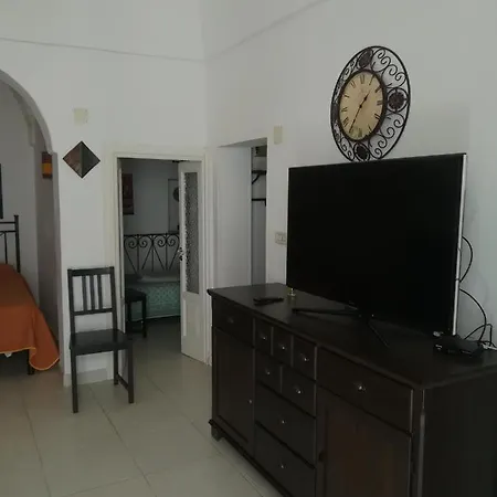 Vico Anglani Nyaraló *